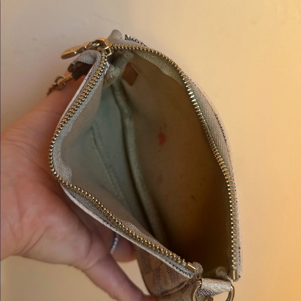 LOUIS VUITTON Damier Azur Mini Pochette - Picture 5 of 10